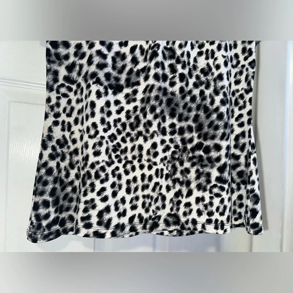 Women's Alfani Leopard Print Petite Blouse, Cap Short Sleeve - Picture 3 of 8
